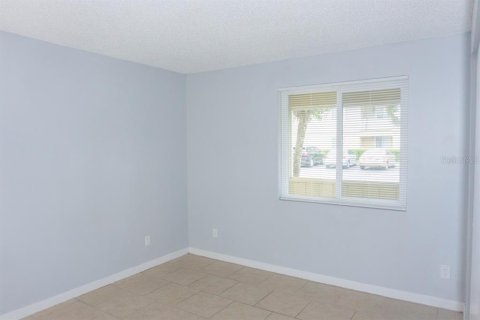 Condo in Brandon, Florida, 2 bedrooms  № 1798528 - photo 21