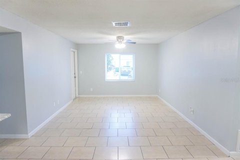 Condo in Brandon, Florida, 2 bedrooms  № 1798528 - photo 3