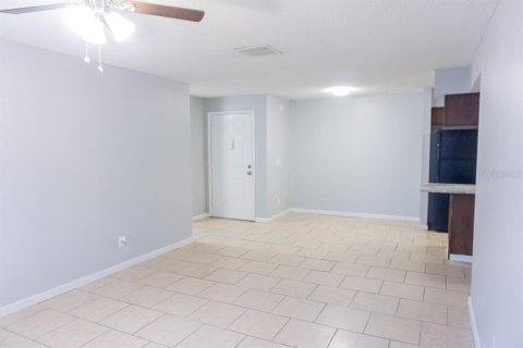 Condo in Brandon, Florida, 2 bedrooms  № 1798528 - photo 8