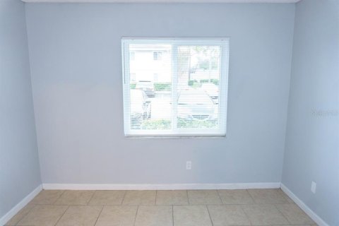 Condo in Brandon, Florida, 2 bedrooms  № 1798528 - photo 12