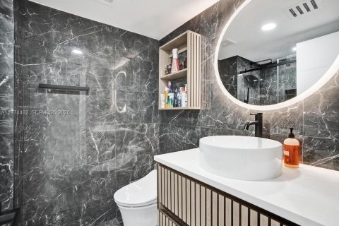 Condo in North Miami Beach, Florida, 3 bedrooms  № 2041367 - photo 14