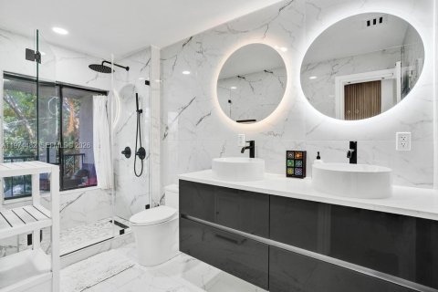 Condo in North Miami Beach, Florida, 3 bedrooms  № 2041367 - photo 19