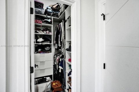 Condo in North Miami Beach, Florida, 3 bedrooms  № 2041367 - photo 21