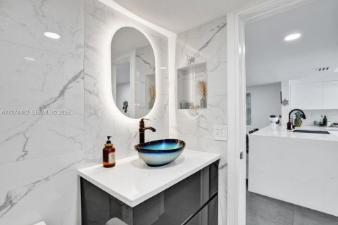 Condo in North Miami Beach, Florida, 3 bedrooms  № 2041367 - photo 6