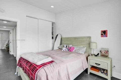 Condo in North Miami Beach, Florida, 3 bedrooms  № 2041367 - photo 25
