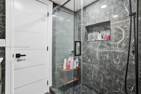 Condo in North Miami Beach, Florida, 3 bedrooms  № 2041367 - photo 15