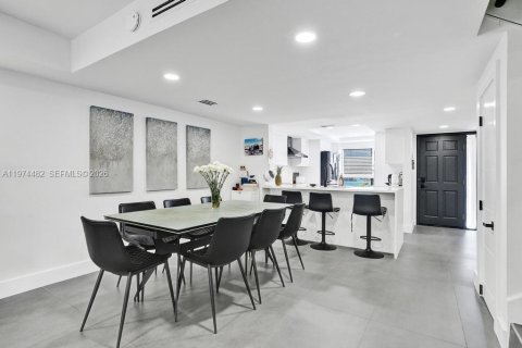 Condo in North Miami Beach, Florida, 3 bedrooms  № 2041367 - photo 7