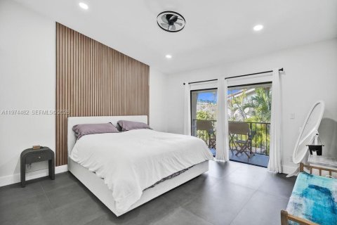 Condo in North Miami Beach, Florida, 3 bedrooms  № 2041367 - photo 17