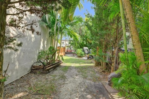 Condo in North Miami Beach, Florida, 3 bedrooms  № 2041367 - photo 28