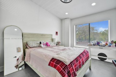 Condo in North Miami Beach, Florida, 3 bedrooms  № 2041367 - photo 24