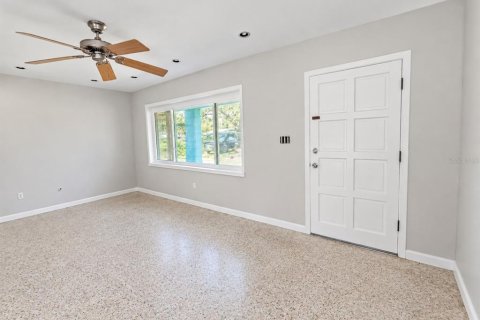 House in Gainesville, Florida 3 bedrooms, 107.4 sq.m. № 2379310 - photo 3