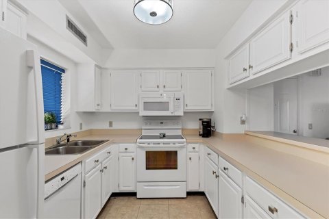 Condominio en alquiler en Sarasota, Florida, 2 dormitorios, 78.78 m2 № 1584787 - foto 8