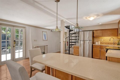 House in Sarasota, Florida 3 bedrooms, 181.07 sq.m. № 1586686 - photo 24