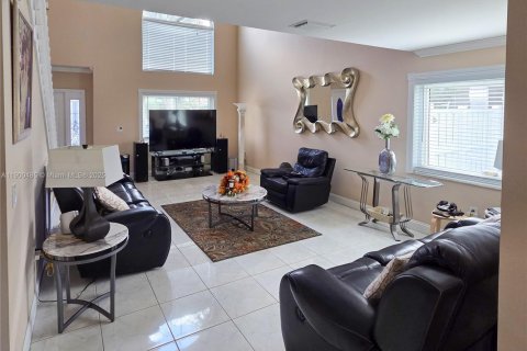 House in Plantation, Florida 3 bedrooms, 182.83 sq.m. № 1952292 - photo 17