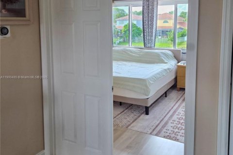 House in Plantation, Florida 3 bedrooms, 182.83 sq.m. № 1952292 - photo 18