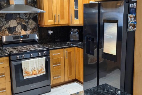 House in Plantation, Florida 3 bedrooms, 182.83 sq.m. № 1952292 - photo 8