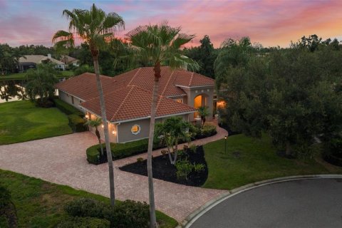House in Lakewood Ranch, Florida 3 bedrooms, 332.4 sq.m. № 2200244 - photo 4