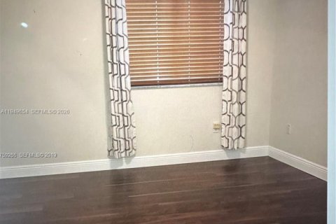 Снять в аренду виллу или дом в Дорал, Флорида 4 спальни, 271.55м2, № 2005252 - фото 5