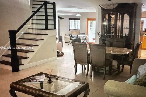 Снять в аренду виллу или дом в Дорал, Флорида 4 спальни, 271.55м2, № 2005252 - фото 3