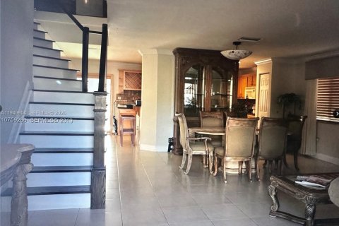 Снять в аренду виллу или дом в Дорал, Флорида 4 спальни, 271.55м2, № 2005252 - фото 2