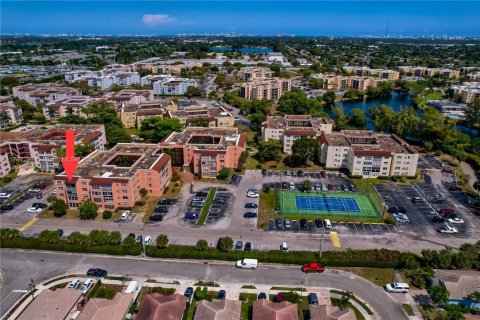 Condo in Lauderdale Lakes, Florida, 2 bedrooms  № 1862999 - photo 1
