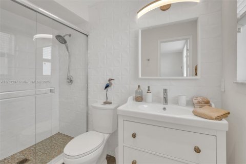 Condo in Lauderdale Lakes, Florida, 2 bedrooms  № 1862999 - photo 9