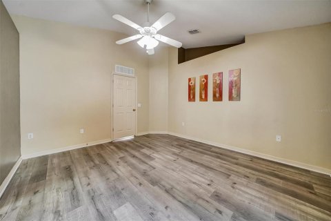 House in Land O' Lakes, Florida 3 bedrooms, 120.03 sq.m. № 1844503 - photo 13