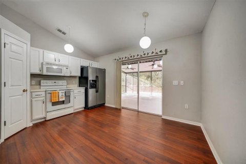 House in Land O' Lakes, Florida 3 bedrooms, 120.03 sq.m. № 1844503 - photo 8