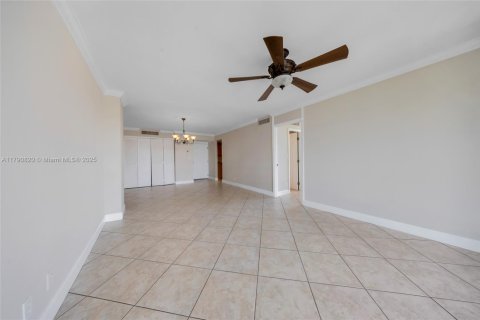 Condo in Aventura, Florida, 2 bedrooms  № 1731483 - photo 13