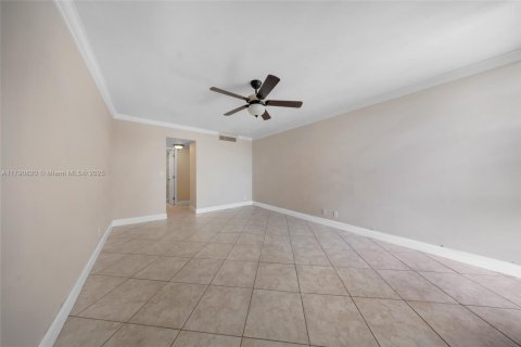 Condo in Aventura, Florida, 2 bedrooms  № 1731483 - photo 25