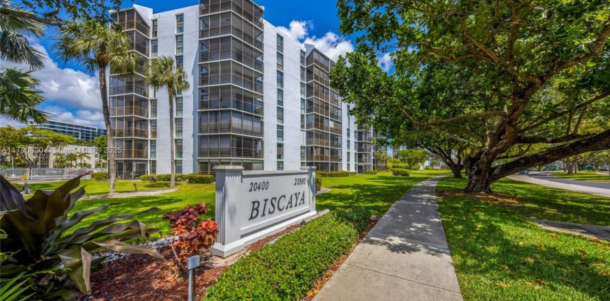 Condo in Aventura, Florida, 2 bedrooms № 1731483