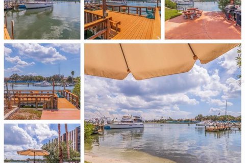 Condo in Treasure Island, Florida, 1 bedroom  № 2279784 - photo 17