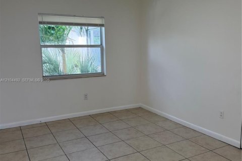 Appartement à louer à Miami, Floride: 1 chambre, 72.46 m2 № 2412389 - photo 9
