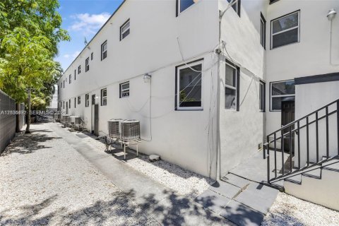 Appartement à louer à Miami, Floride: 1 chambre, 72.46 m2 № 2412389 - photo 12