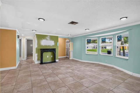 Commercial property in Sarasota, Florida 5 bedrooms, 216.83 sq.m. № 2259429 - photo 8