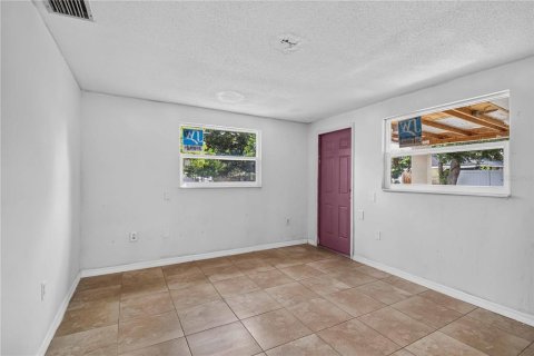Commercial property in Sarasota, Florida 5 bedrooms, 216.83 sq.m. № 2259429 - photo 16