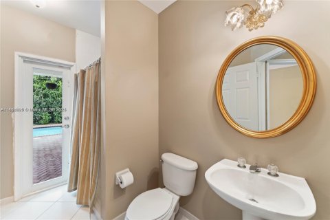 Снять в аренду виллу или дом в Майами, Флорида 4 спальни, 236.06м2, № 1942277 - фото 21