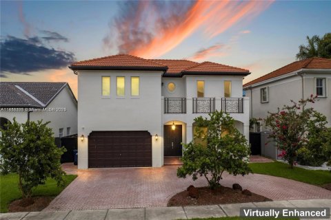 Снять в аренду виллу или дом в Майами, Флорида 4 спальни, 236.06м2, № 1942277 - фото 1