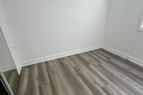 Снять в аренду виллу или дом в Форт-Лодердейл, Флорида 3 спальни, № 1964324 - фото 6