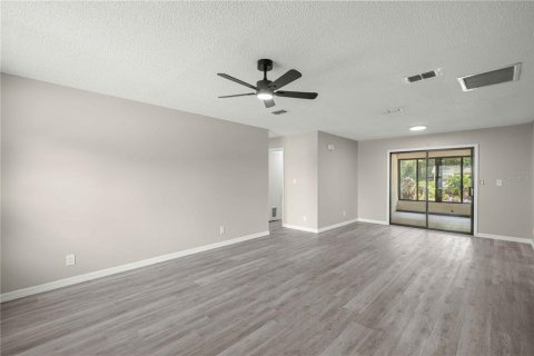 House in Belleview, Florida 2 bedrooms, 122.63 sq.m. № 2258359 - photo 4
