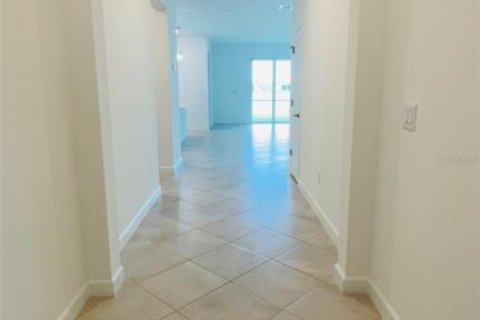 Casa en alquiler en Englewood, Florida, 4 dormitorios, 189.15 m2 № 1880975 - foto 3