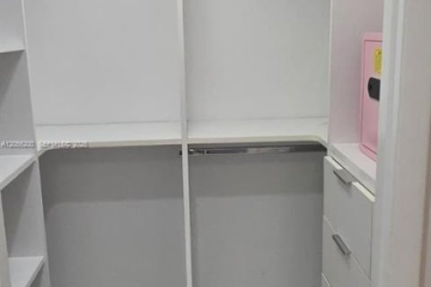 Copropriété à louer à Miami, Floride: 1 chambre, 96.15 m2 № 2187866 - photo 11