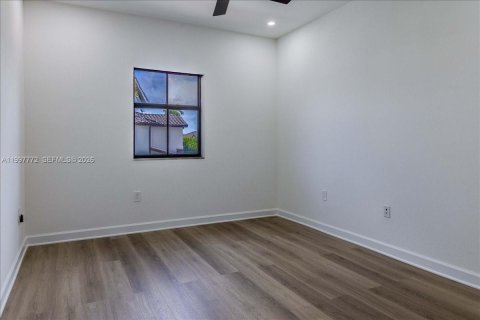 Touwnhouse à vendre à Hialeah, Floride: 3 chambres, 182.27 m2 № 2064216 - photo 21