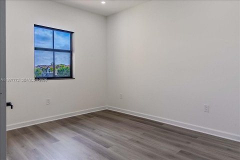 Touwnhouse à vendre à Hialeah, Floride: 3 chambres, 182.27 m2 № 2064216 - photo 23