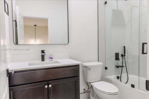 Touwnhouse à vendre à Hialeah, Floride: 3 chambres, 182.27 m2 № 2064216 - photo 26