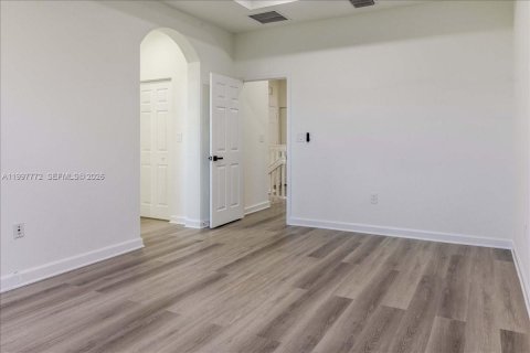 Touwnhouse à vendre à Hialeah, Floride: 3 chambres, 182.27 m2 № 2064216 - photo 27