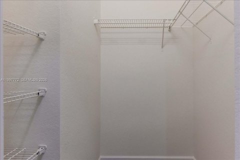 Touwnhouse à vendre à Hialeah, Floride: 3 chambres, 182.27 m2 № 2064216 - photo 29