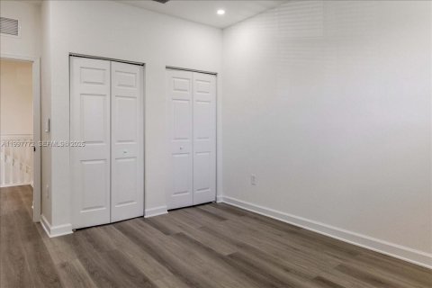 Touwnhouse à vendre à Hialeah, Floride: 3 chambres, 182.27 m2 № 2064216 - photo 22