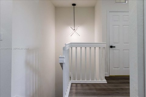 Touwnhouse à vendre à Hialeah, Floride: 3 chambres, 182.27 m2 № 2064216 - photo 18