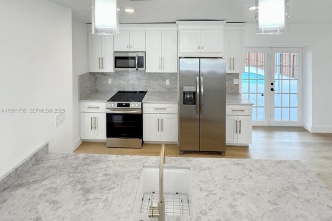 Купить виллу или дом в Холливуд, Флорида 3 спальни, 157.56м2, № 2056540 - фото 16